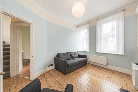 2 bedroom flat to rent, Heath Street Hampstead NW3