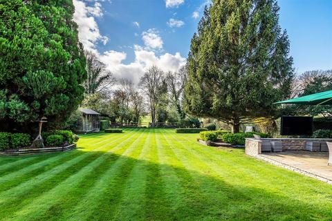 5 bedroom detached house for sale, Golf Side, South Cheam