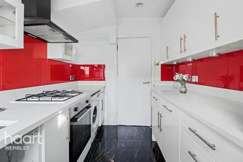 3 bedroom terraced house for sale, Crest Road, London, NW2