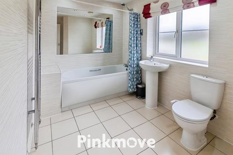 3 bedroom detached house for sale, Chepstow Road, Newport NP18