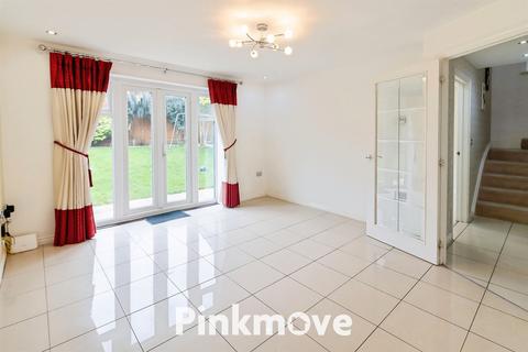 3 bedroom detached house for sale, Chepstow Road, Newport NP18
