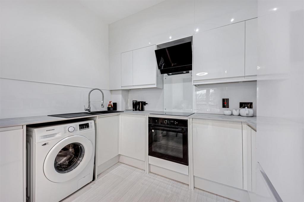 61 LOWBRIDGE COURT-9.jpg