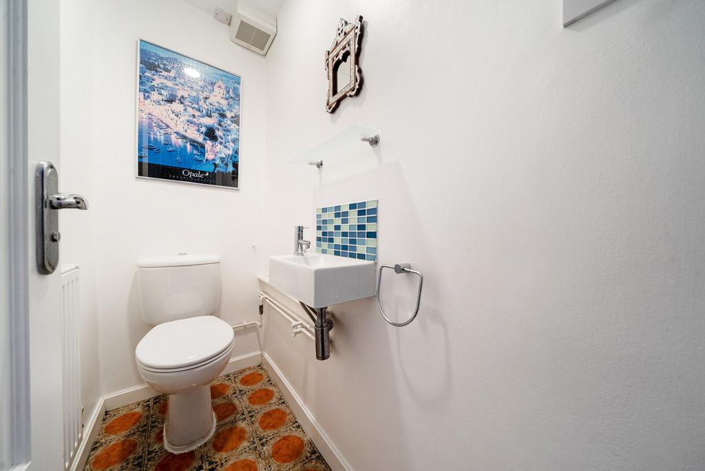 Cloakroom/WC