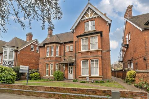 2 bedroom flat for sale, De Parys Avenue, Bedford