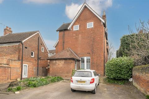 2 bedroom flat for sale, De Parys Avenue, Bedford