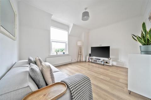 2 bedroom flat for sale, De Parys Avenue, Bedford