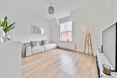 2 bedroom flat for sale, De Parys Avenue, Bedford