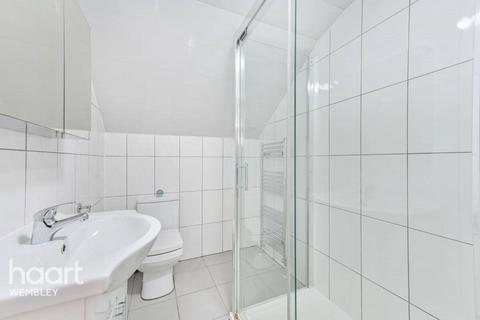 2 bedroom flat to rent, Crawford Avenue, London