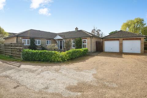 4 bedroom detached bungalow for sale, Leaden Hill, Orwell, Royston