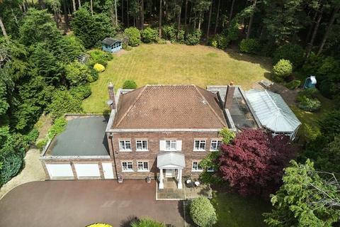 4 bedroom detached house for sale, Dukes Covert, Surrey GU19