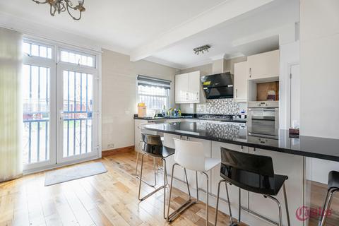 3 bedroom end of terrace house for sale, Melville Gardens, Palmers Green, N13