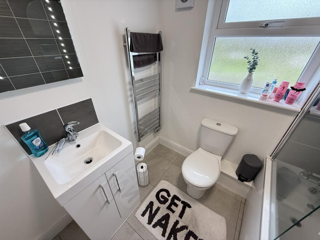 Main Bathroom