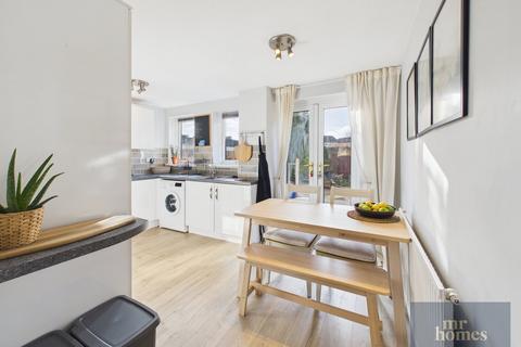 2 bedroom end of terrace house for sale, Osborne Square, Grangetown, Cardiff, CF11