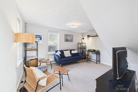 2 bedroom end of terrace house for sale, Osborne Square, Grangetown, Cardiff, CF11