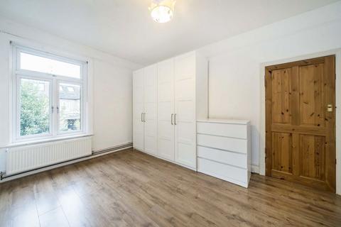 1 bedroom flat for sale, Fauconberg Road, London W4