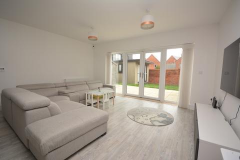 3 bedroom detached house to rent, Samuel Parish Link, Chelmsford Garden, CM1