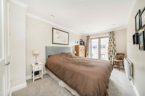 undefined, Middle Lane, Teddington TW11