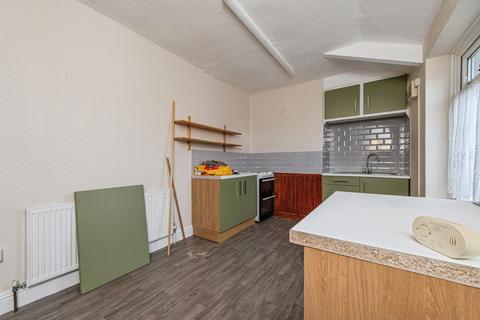 2 bedroom terraced house for sale, Knowles Hill Road, Dewsbury