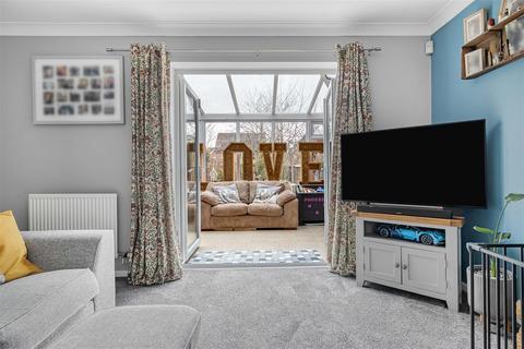 3 bedroom detached house for sale, Monarch Close, Haverhill CB9