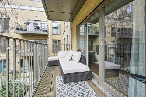 2 bedroom apartment for sale, Kevtar Garden, London