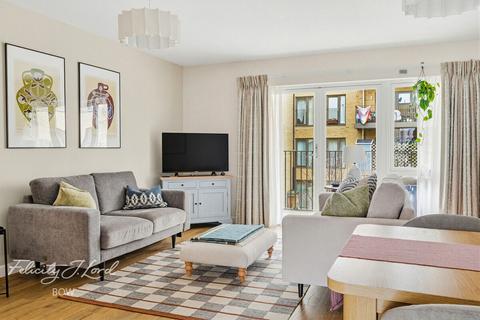 2 bedroom apartment for sale, Kevtar Garden, London
