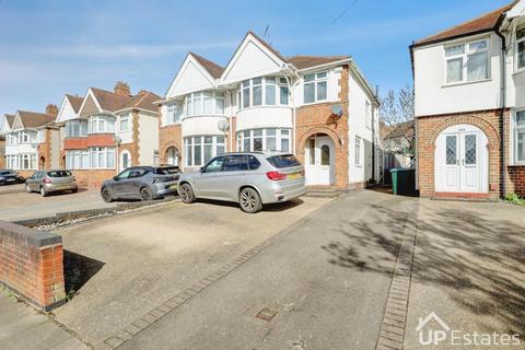 3 bedroom semi-detached house to rent, Daventry Road, Coventry