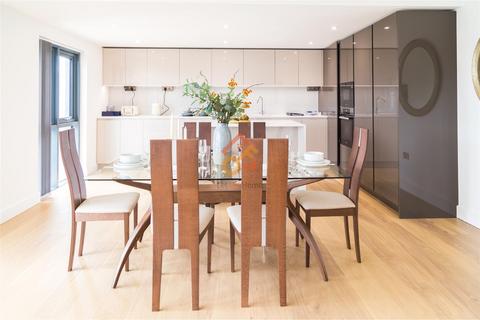 3 bedroom flat to rent, Cornelia House, 3 Caversham Road, London NW9