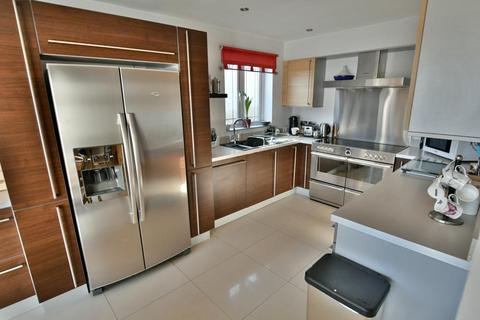 3 bedroom detached house for sale, Wareham Road, Corfe Mullen, BH21 3JY