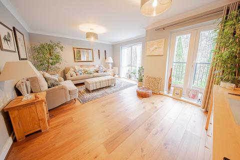 4 bedroom end of terrace house for sale, Cheney Crescent, Haywards Heath, RH16