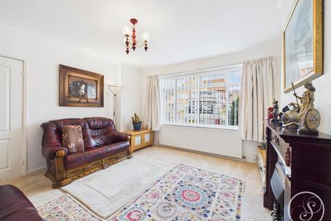 undefined, New Adel Avenue, Leeds