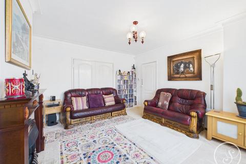 undefined, New Adel Avenue, Leeds