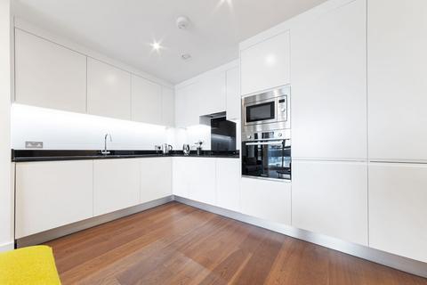 2 bedroom flat to rent, Gateway Tower, London E16