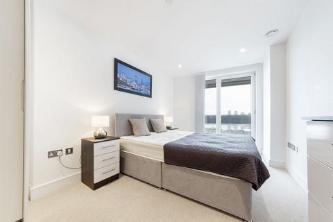 2 bedroom flat to rent, Gateway Tower, London E16