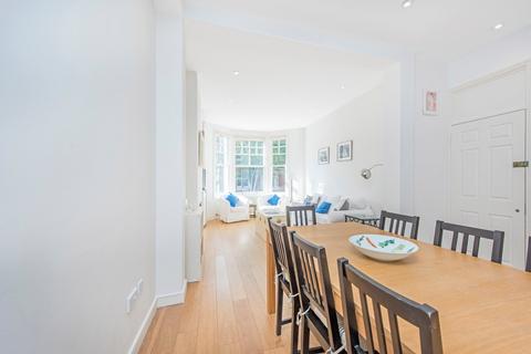 3 bedroom property to rent, Warriner Gardens, Battersea, London, SW11