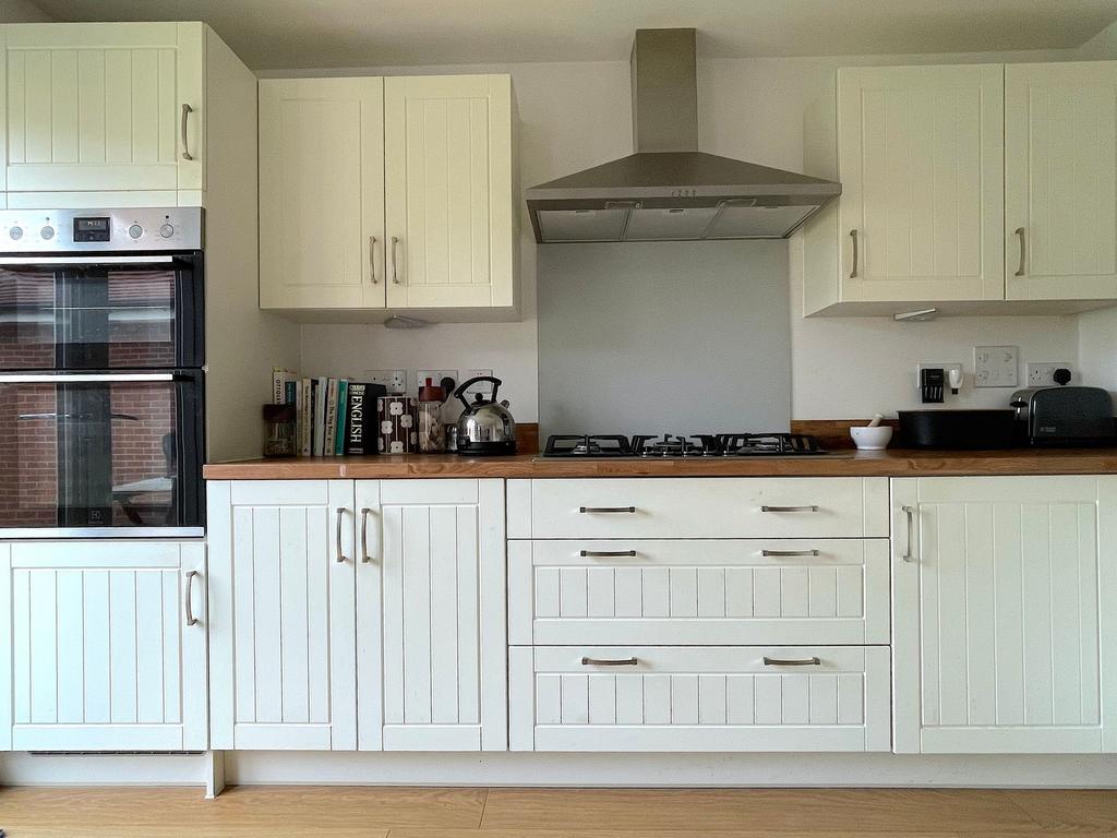 Kitchen/Dining Room (3)