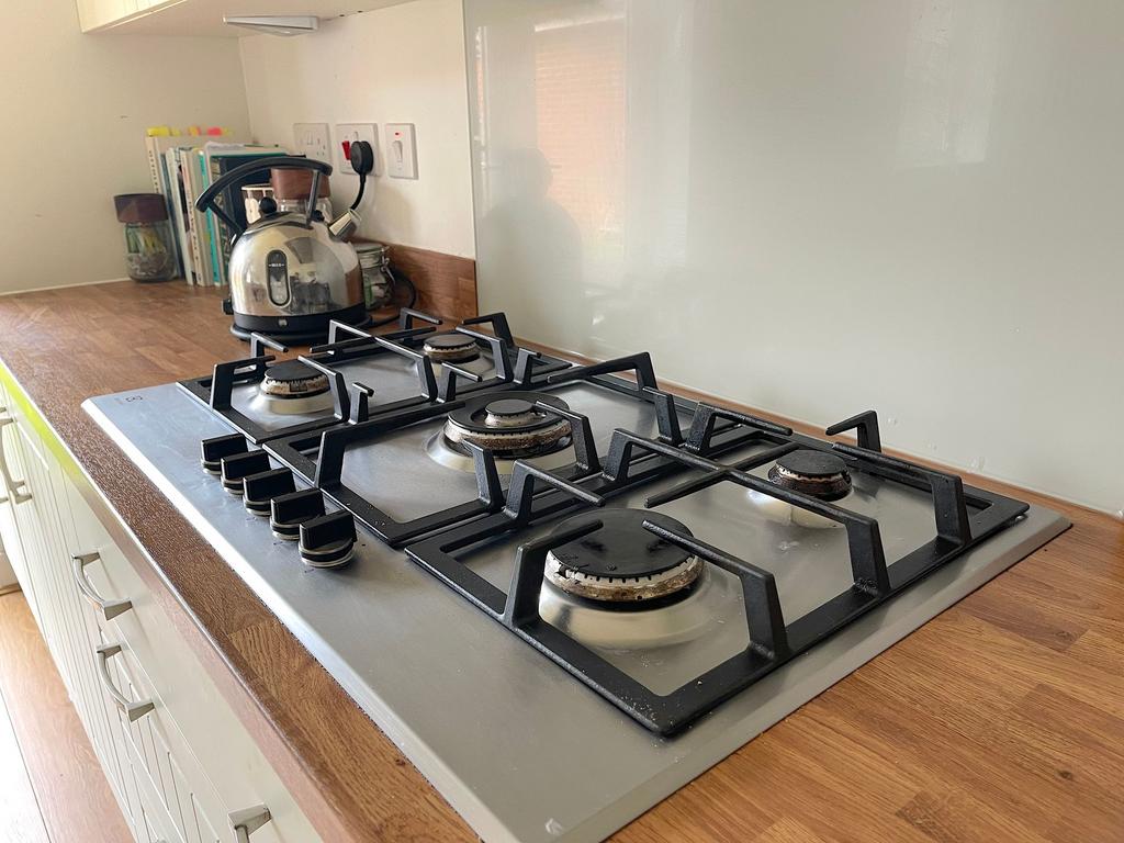 Kitchen/Dining Room (6)