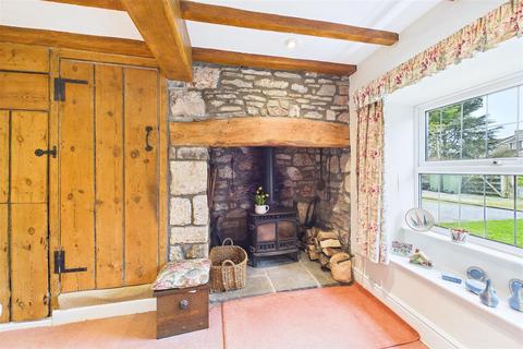 4 bedroom detached house for sale, Central location within Kingston Seymour