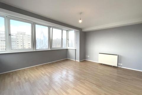 2 bedroom flat to rent, Kersal Way, Salford, Greater Manchester, M7