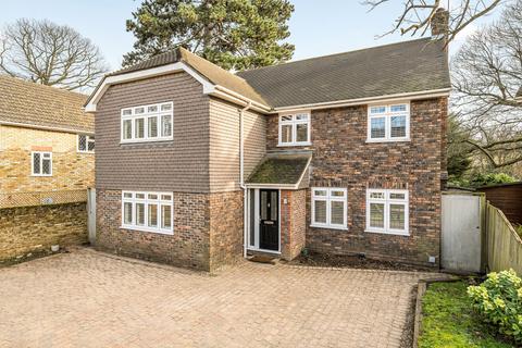 Davema Close, Chislehurst, Kent, BR7