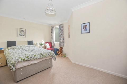 2 bedroom flat for sale, Fern Court, Bexleyheath, Kent, DA7