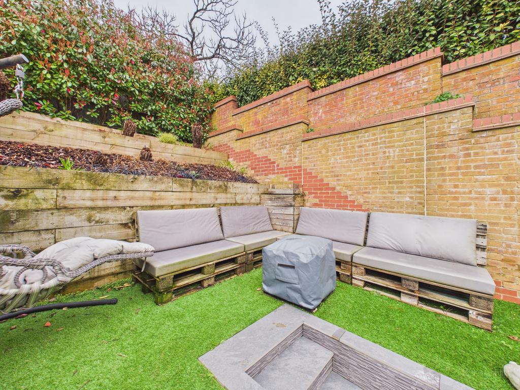 Cam02119 g0 pr0550 still013