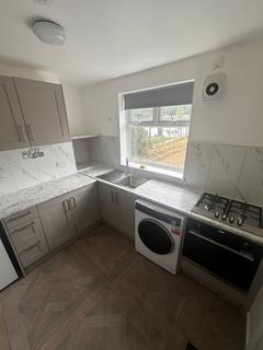 4 bedroom terraced house to rent, 23 Princes Road Ilford IG6 1NG