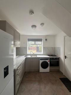 4 bedroom terraced house to rent, 23 Princes Road Ilford IG6 1NG