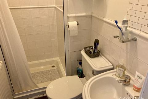 undefined, Torquay Road, Kings Court, TQ3