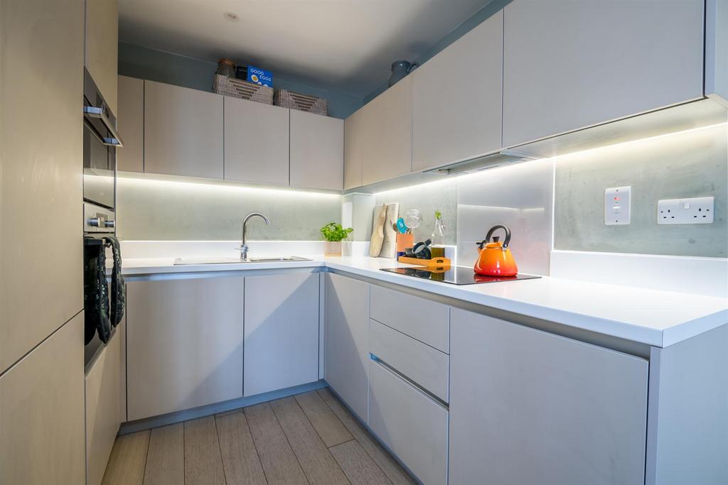 1 Tanswell Court-7.jpg
