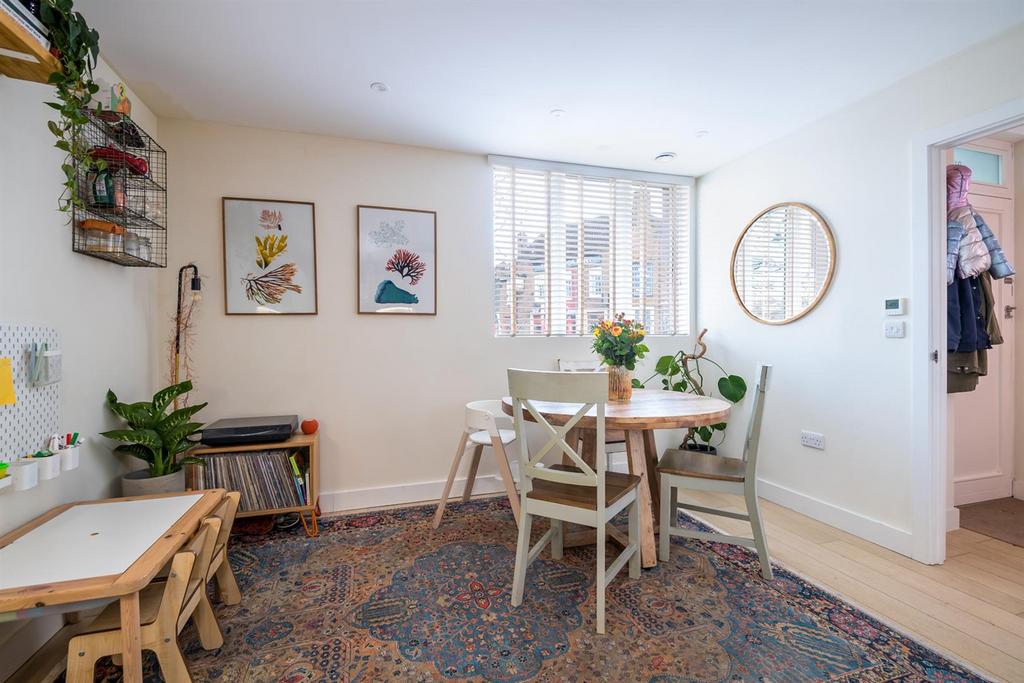 1 Tanswell Court-8.jpg