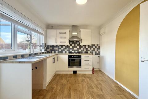 2 bedroom end of terrace house to rent, Falklands Road, Burnham-on-Crouch