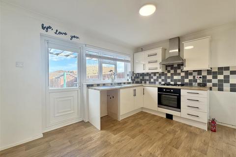 2 bedroom end of terrace house to rent, Falklands Road, Burnham-on-Crouch