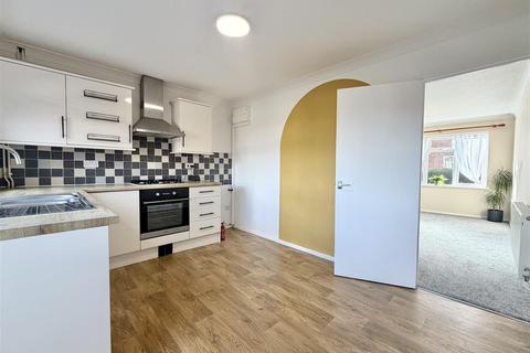 2 bedroom end of terrace house to rent, Falklands Road, Burnham-on-Crouch