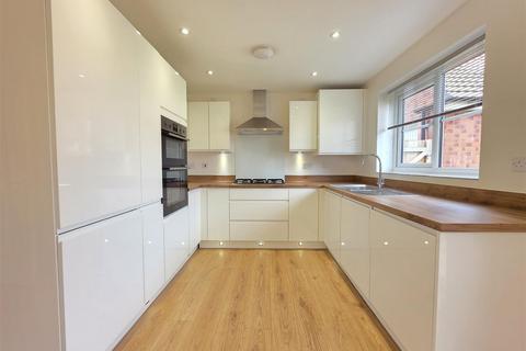 4 bedroom semi-detached house for sale, Huntsman Drive, Brockworth, Gloucester